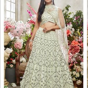 XS lehenga from lashkaraa, brand new, stitched